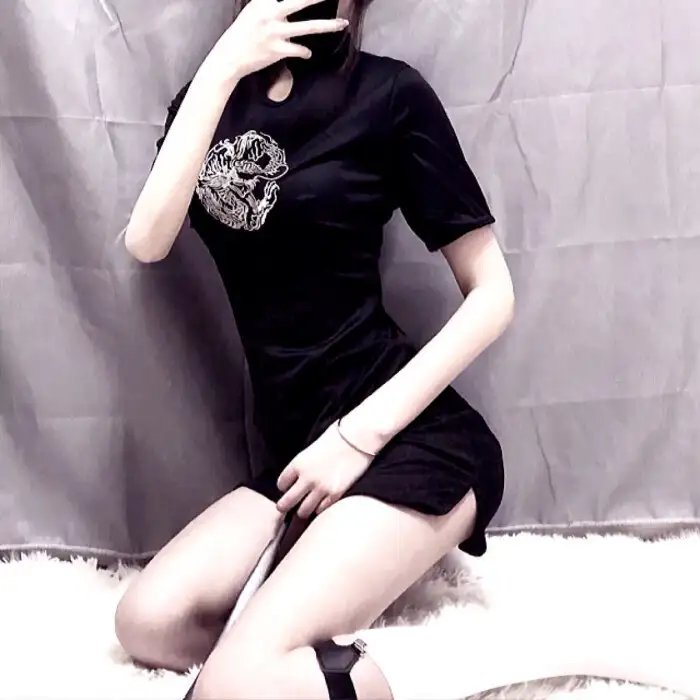 钗光剑影